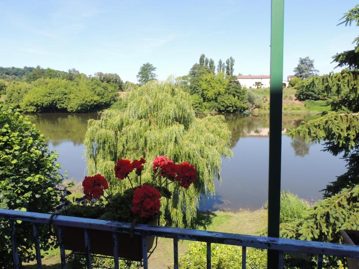 Le Jardin Des Cygnes Bed & Breakfast Pineuilh Exterior photo