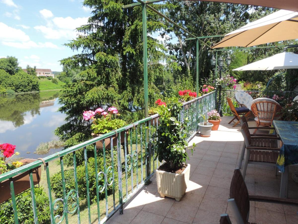 Le Jardin Des Cygnes Bed & Breakfast Pineuilh Exterior photo