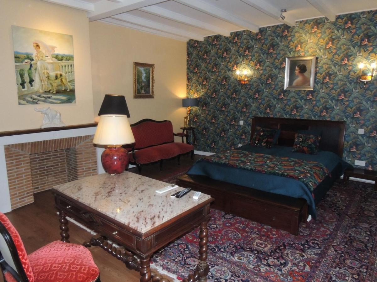 Le Jardin Des Cygnes Bed & Breakfast Pineuilh Exterior photo
