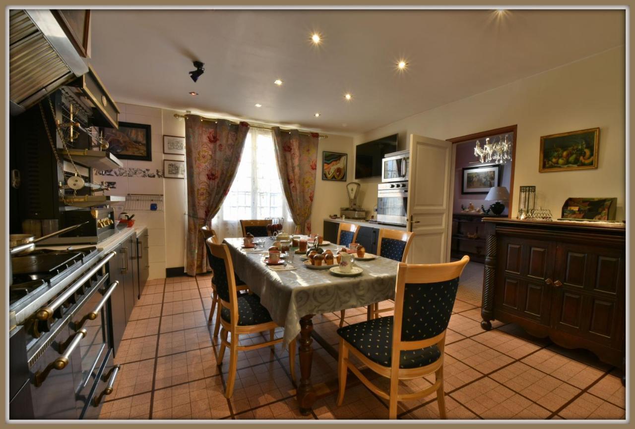 Le Jardin Des Cygnes Bed & Breakfast Pineuilh Exterior photo